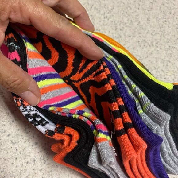 Betsy Johnson Halloween Socks - Picture 4 of 5